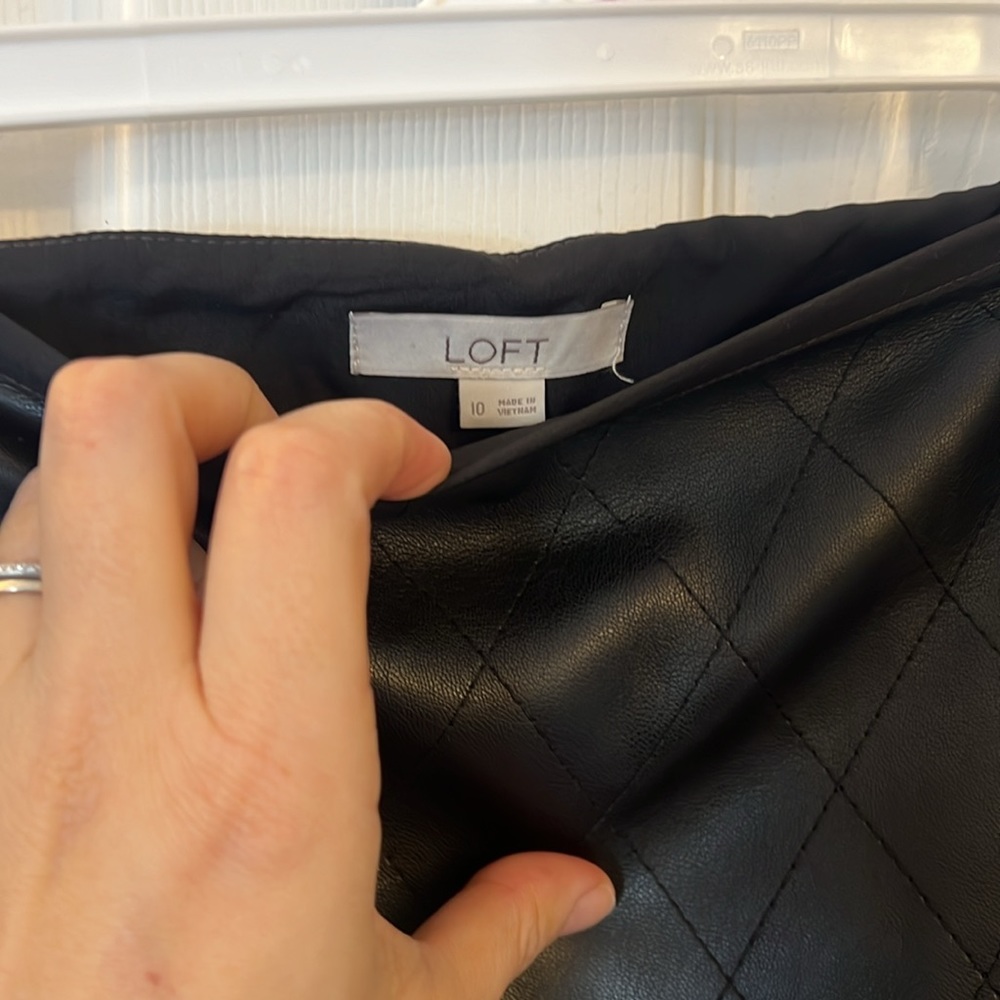 Loft mini skirt - Picture 2 of 4